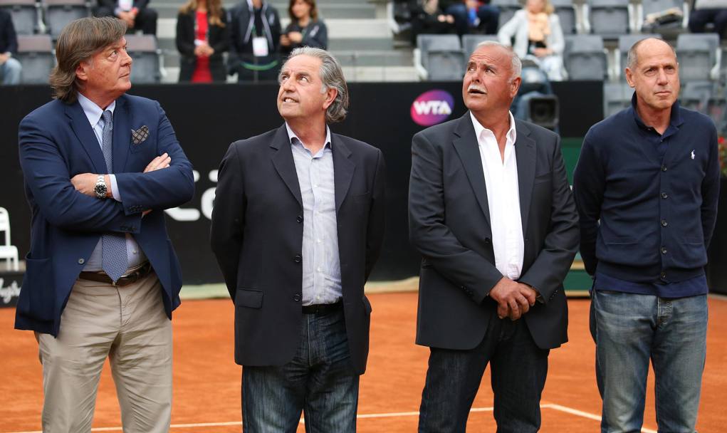 Da sinistra i protagonisti del trionfo di Davi del 1976: Adriano Panatta, Paolo Bertolucci, Tonino Zugarelli e Corrado Barazzutti (Ansa)